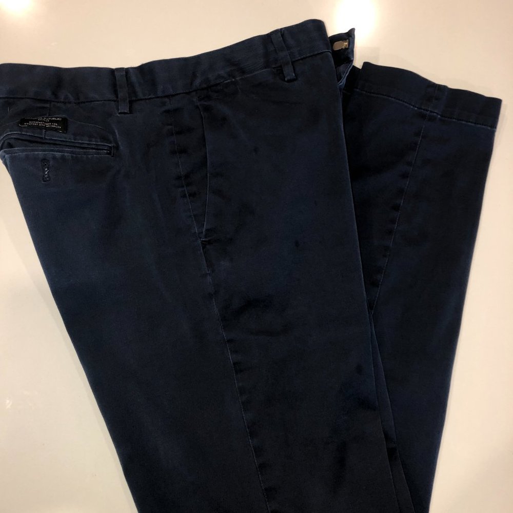 Banana Republic Navy Chino (32x34)